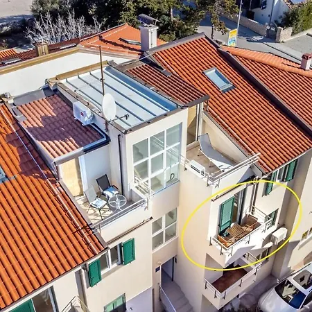 Apartments Happy Stay Center Baska Exterior photo